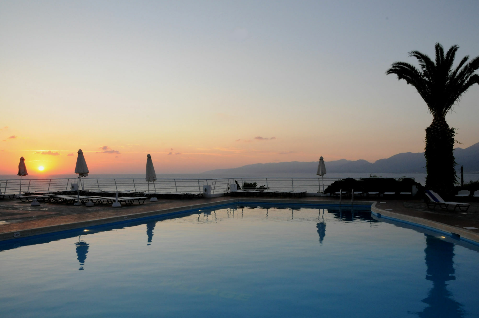 Hersonissos Village Hotel & Bungalows Eksteriør bilde